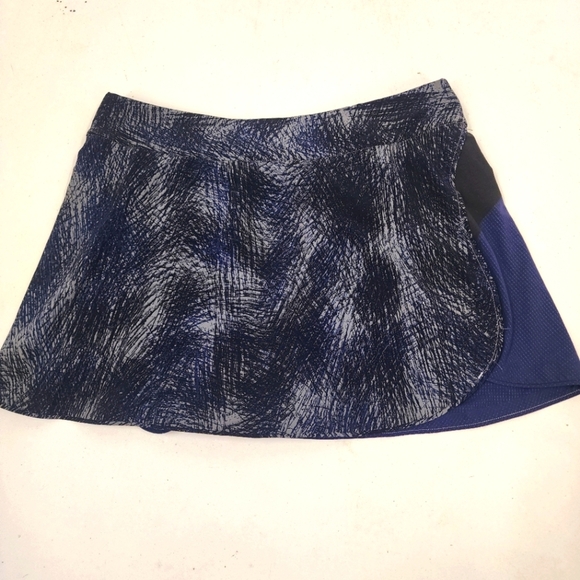 Outdoor Voices Ready Set Skort Blue Ink Score - Picture 2 of 6